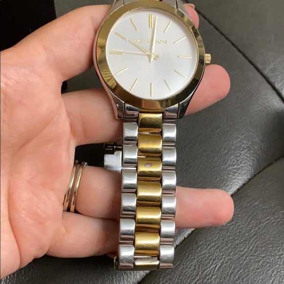 Michael Kors women two tone watch - Picture 3 of 9